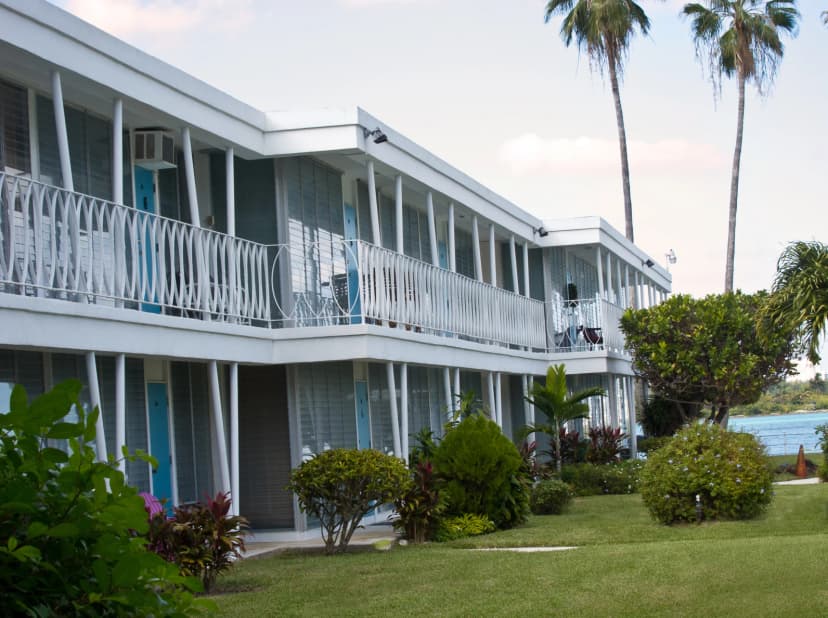 Bay Harbor Club, the exterior location used for Dexter's apartment. Photograph by Elias C, 2010.