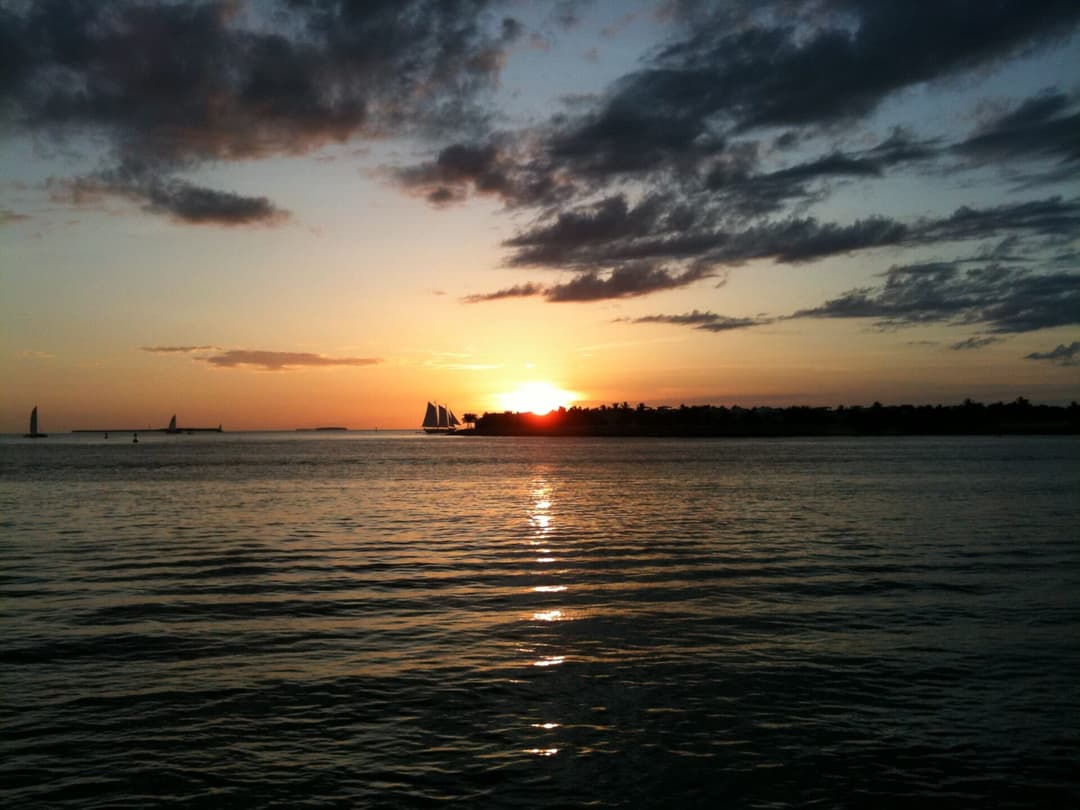 Real Key West: sunset from Mallory Pier, photographed by L4librarian, CC BY-SA 3.0.