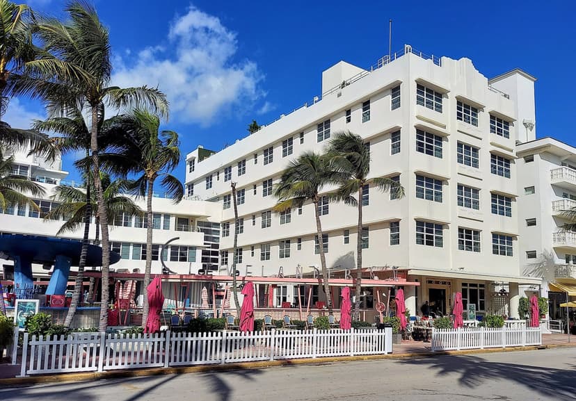 Miami real: el Clevelander Hotel de Ocean Drive, foto de P. Hughes, CC BY-SA 4.0.
