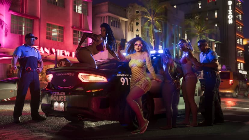 GTA VI: captura oficial de Rockstar de la franja hotelera del ficticio Hotel Dixon en Vice City.